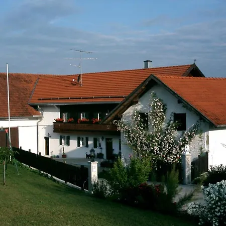 Ferienhof Eggensberger * Gangkofen